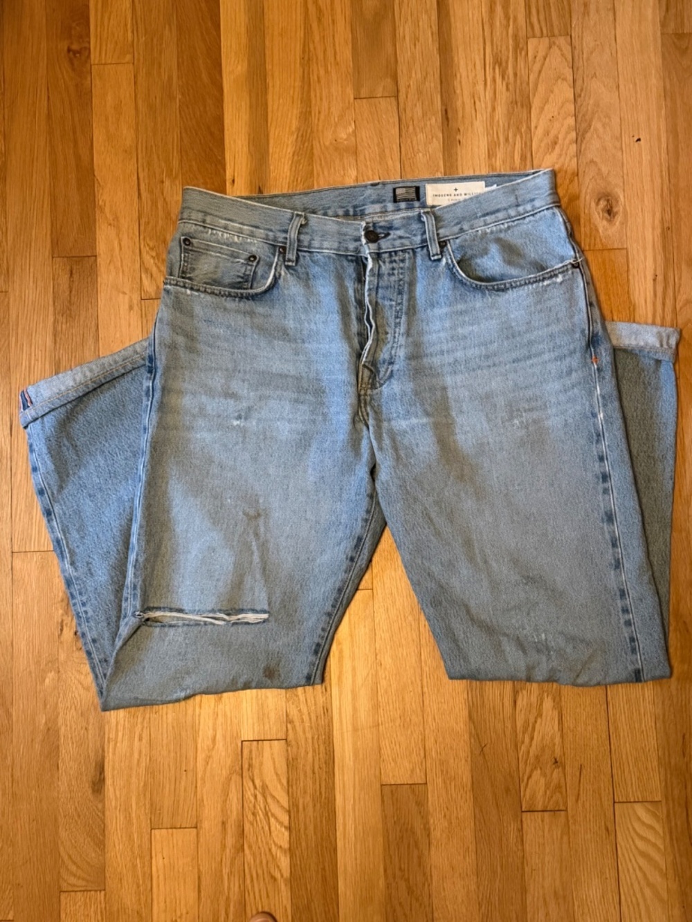 imogene + willie henry selvedge distressed light wash denim size 33